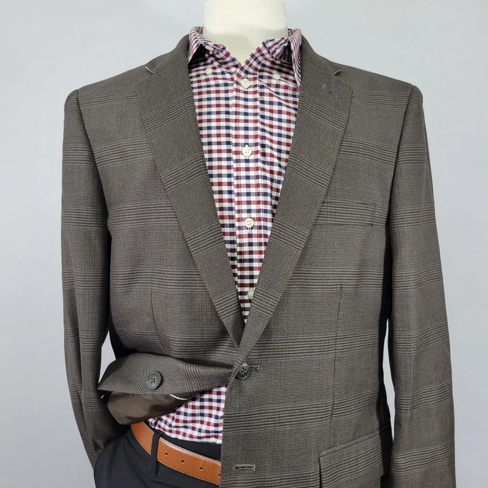 Haggar Men's Sport Coat Blazer Two Button Brown Plaid Polyester Blend 44R‎